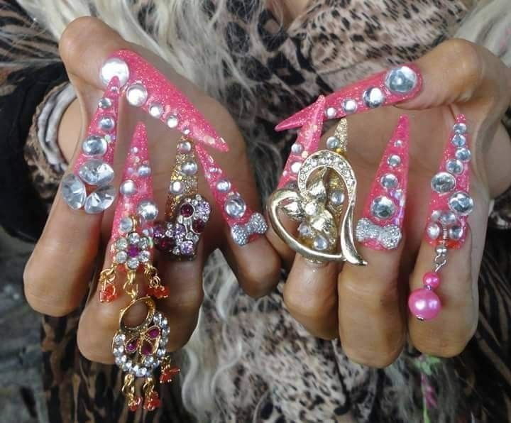 Weird Nails, Gal Nails, Gyaru Nails, Nail Piercing, Fashion 2000s, Wow Nails, Punk Nails, Duck Nails, Cool Makeup Looks