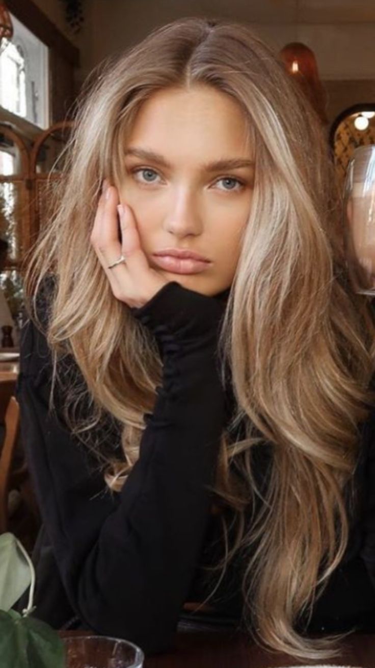 Light Brown Roots Blonde Hair, Brunette Pale Skin, Bambi Blonde Hair, Romee Strijd Hair, Blonde Hair Pale Skin Blue Eyes, Pale Skin Blonde Hair, Best Blonde For Pale Skin, Hair Colors For Blue Eyes, Blonde Hair Pale Skin