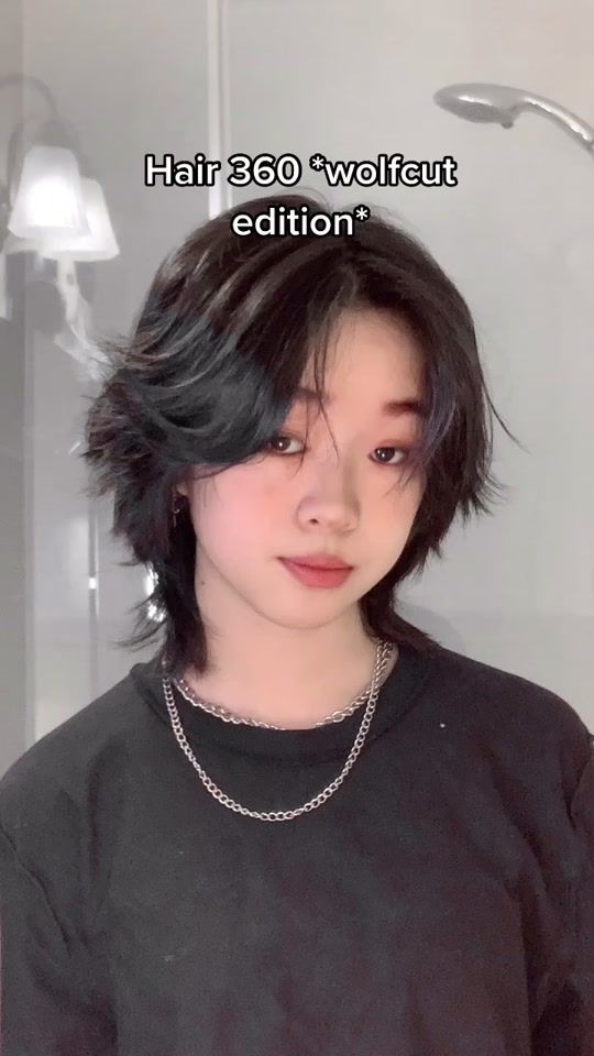 Wolf Haircut Short, Short Black Hair, Hair 360, Short Hair Tomboy, Short Grunge Hair, Asian Short Hair, Hair Inspiration Short, Hair Tips Video, Wolf Cut