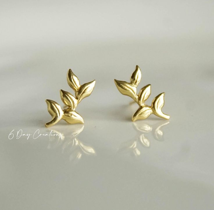 These adorable gold leaf earrings are made from 925 sterling silver (hypoallergenic). They are lightweight, beautiful, and will add the perfect minimalistic touch to any outfit♥♥ Gold Branches, Branch Earrings, Gold Leaf Earrings, Minimalist Gifts, Leaf Earrings, Gold Gold, Jewelry Earrings Studs, Beautiful Bracelet, Gold Leaf