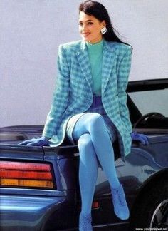 Light blue suit and shoulder pads.  this is so beautiful - makes me wish we were allowed to wear blue suits:( #80SFashionTrends 1980s Fashion Trends, Look 80s, Fashion 1980s, 80s Fashion Trends, Dorothy Dandridge, Blue Tights, Djerf Avenue, 80’s Fashion, 80s Women