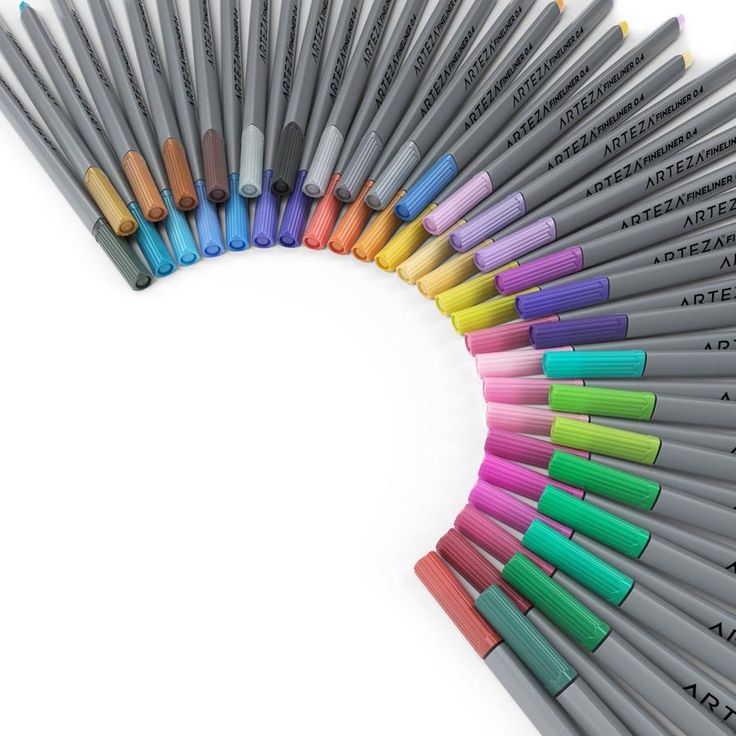 many different colored crayons are arranged in a circle