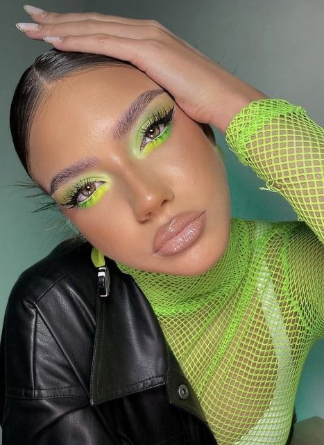 Neon Makeup Ideas, Neon Makeup Looks, Neon Looks, Eyeliner And Eyeshadow, Catwalk Makeup, Neon Eyeshadow, Carnival Makeup, Neon Makeup, Celebrity Makeup Looks