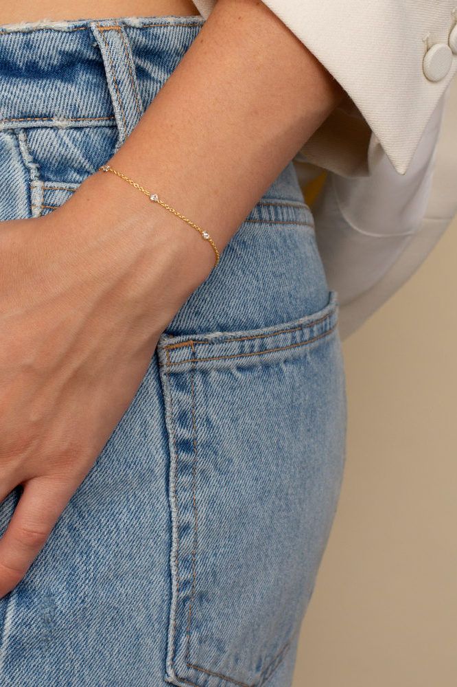 Daily Jewelry Simple, Delicate Jewelry Aesthetic, Simple Gold Bracelets For Women, Gold Jewelry Simple Bracelets, Minimal Rings Minimalist Jewelry, Gold Bracelet For Women Classy, Bracelets Gold Simple For Women, Minimal Gold Bracelet, Minimalist Accessories Jewellery