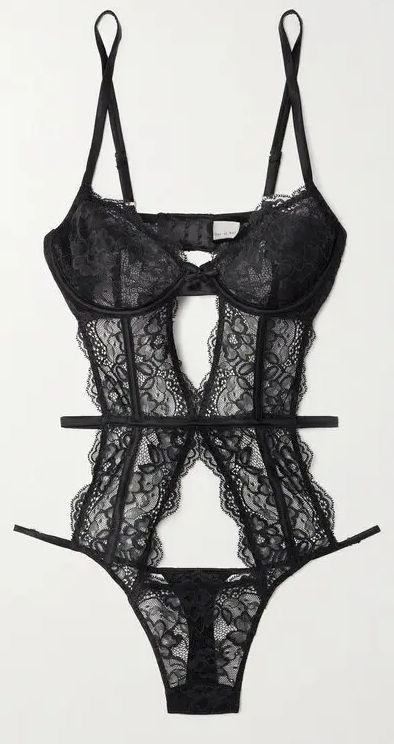 Black Stretch Lace, Dark Dress, Cute Lingerie, Bare Skin, Perfect Bra, Lingerie Outfits, Yes To The Dress, Lace Thong, Gigi Hadid