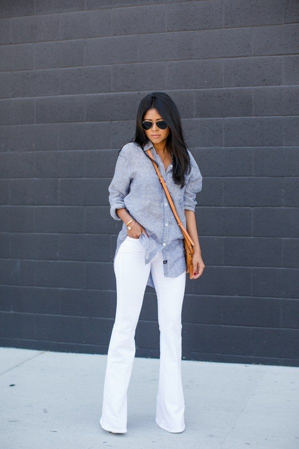 Oh hello white flared denim! For those of you following along you know how I feel about flares especially when they fit you right! This outfit is giving me all the feels right now! Throw those white flares on with a loose fitting button up left messy and half tucked or tie it up, your choice and keep your leather back and shoes a light neutral! Make sure those flares don’t drag the ground; you know how I feel about fit on these things and I really cringe when I see nice white flares touching the White Flare Jeans Outfit, White Denim Jeans Outfit, White Denim Outfit, Flare Outfit, White Flare Pants, Denim Jeans Outfit, Flare Jeans Outfit, White Flared Jeans, White Pants Outfit