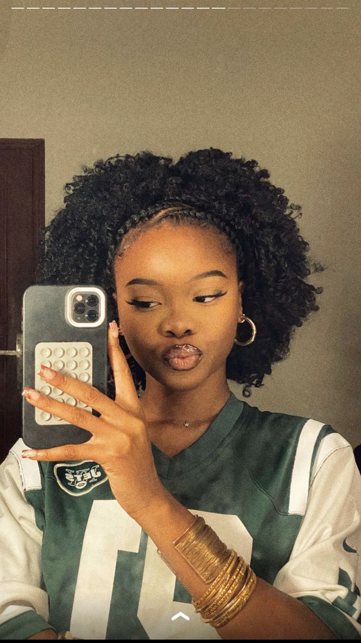 Hairstyle For 4c Hair Natural, Chin Length Natural Hairstyles, Hairstyles With Afro Hair, Natural Hair Styles Black Women Short, Natural 4b Hairstyles Medium, Selfie Hairstyles Crochet, Natural Hairstyles For Black Women Afro, Cute 4c Hairstyles For School, Low Tension Natural Hairstyles Short