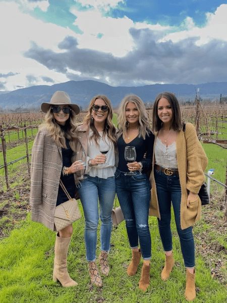 fall outfits for winery Napa Fall Outfit Wine Country, Rainy Day Winery Outfit, Cold Weather Wine Tasting Outfits, Napa Outfit Spring, Napa Birthday, Wine Weekend Outfit, Country Outfits Fall, Winery Outfit Ideas, Girls Weekend Outfits