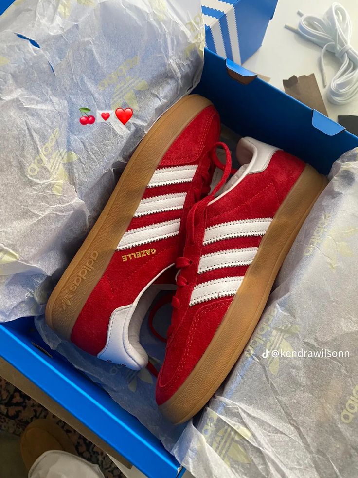 Red Adidas Shoes, Fall Aesthetic Pictures, Pretty Shoes Sneakers, Adidas Womens, Fresh Shoes, Shoe Inspo, Swag Shoes, Red Adidas, Fall Aesthetic