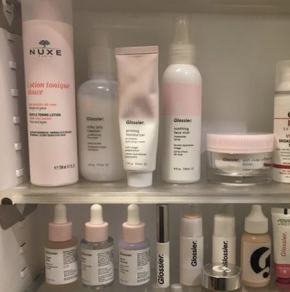 Pretty Skin Care, Pretty Skin, Pink Girly Things, روتين العناية بالبشرة, Skin Care Essentials, Skin Care Products, Body Skin, Makeup Skin Care, Body Skin Care