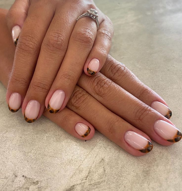 Gel Nails Simple Design, Leopard Tip Nails, Tortoise Shell French Tip, Tips Nails Design, Summa Nails, House Of Orange, French Nail Tips, Shellac Nail Colors, Biab Nails