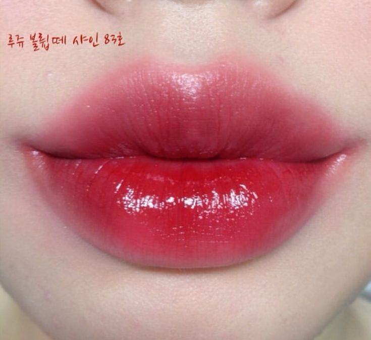 Glossy lips Eye Nail Art, Glossy Lips, Nails Art, Makeup Inspo, Makeup Ideas, Lip Makeup, Lips, Nail Art, Nails