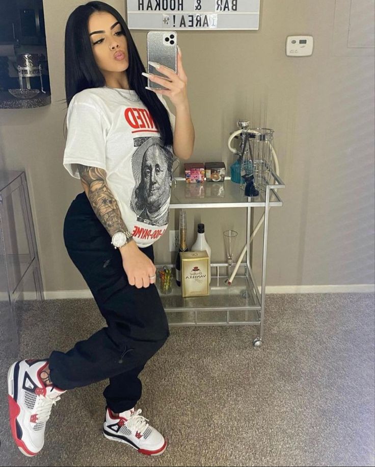 Outfits Ideas Jordans, Fall Outfits With Jordans, Casual Jordan Outfits Women, Outfit Inspo Jordans, Cherry 11s Outfit Black Women, Petite Baddie Outfits, Drippy Outfits Woman, Baddie Simple Outfits, Baddie Outfits With Jordans