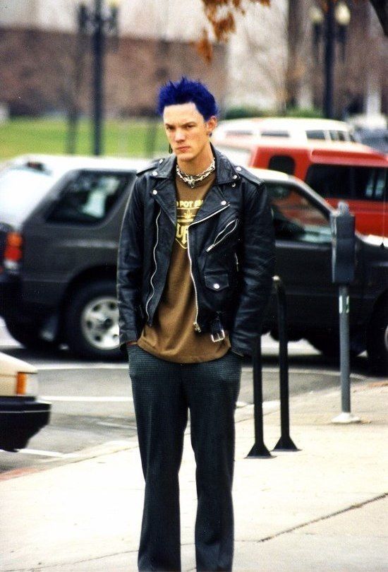 Slc Punk Aesthetic, 90s Punk Fashion Men, 90s Punk Outfits, 90s Punk Fashion, 2000s Punk Aesthetic, Slc Punk, Matthew Lillard, 90s Punk, Belief System