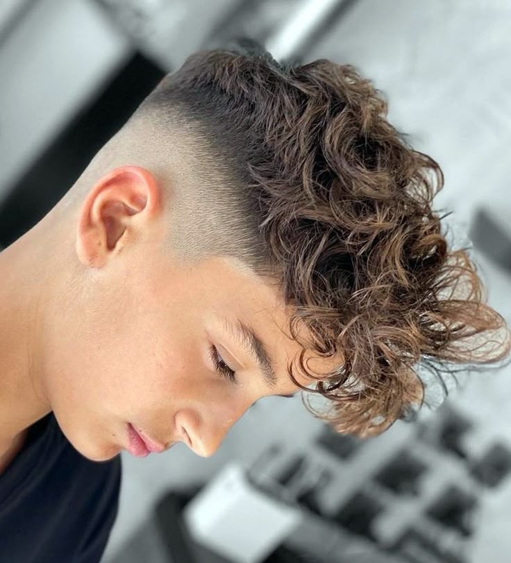 Curly Hairstyles For Boys, Boys Haircuts Curly Hair, Boys Fade Haircut, Kids Haircuts, Quiff Haircut, Boy Haircuts Long, Curly Hair Fade, Men Haircut Curly Hair, Mens Haircuts