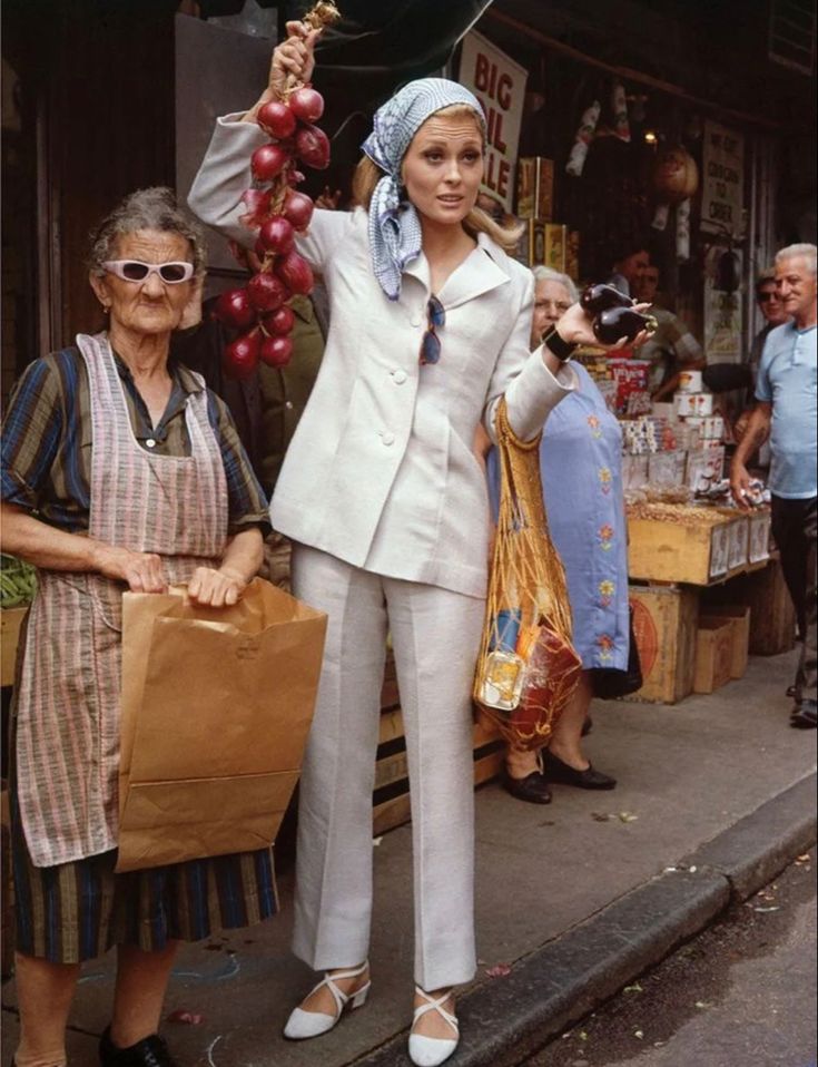 Thomas Crown Affair, Faye Dunaway, Slim Aarons, Cindy Crawford, 1960s Fashion, Moda Vintage, Brigitte Bardot, Mode Inspo, 60s Fashion