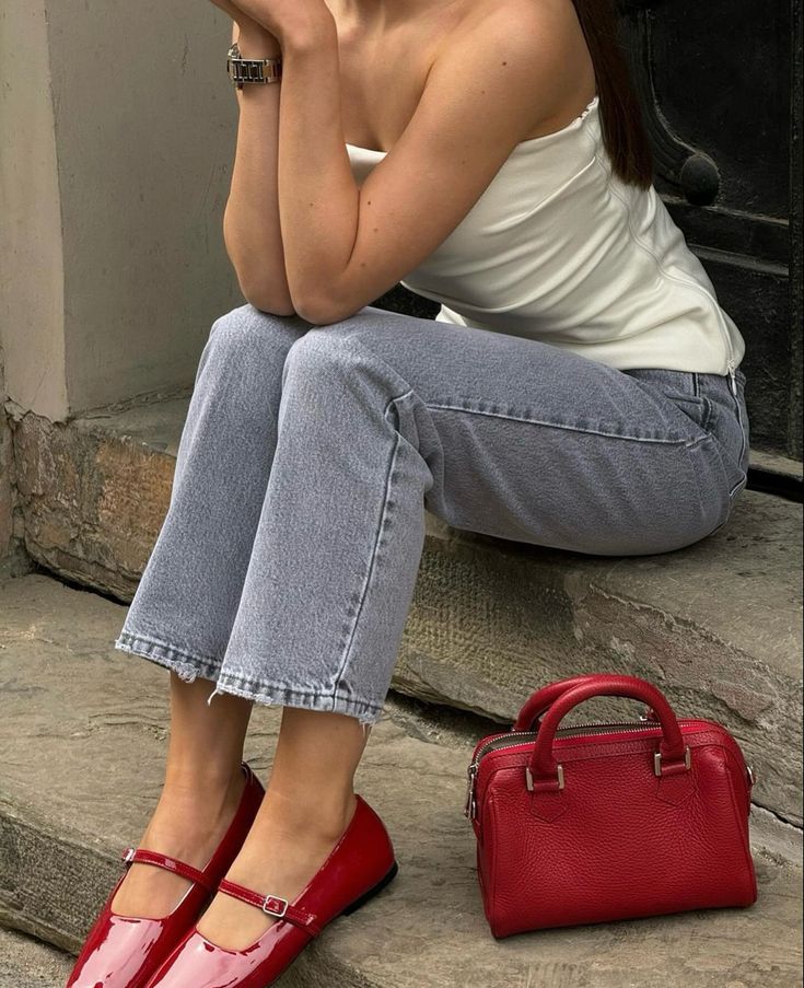 Red Sandal Outfits, Red Pointy Flats Outfit, Red Slippers Outfit, Red Ballerina Shoes Outfit, Shiny Shoes Outfit, How To Style Red Shoes, Red Ballerinas Outfit, Red Flat Shoes Outfit, Party Outfit Casual Summer