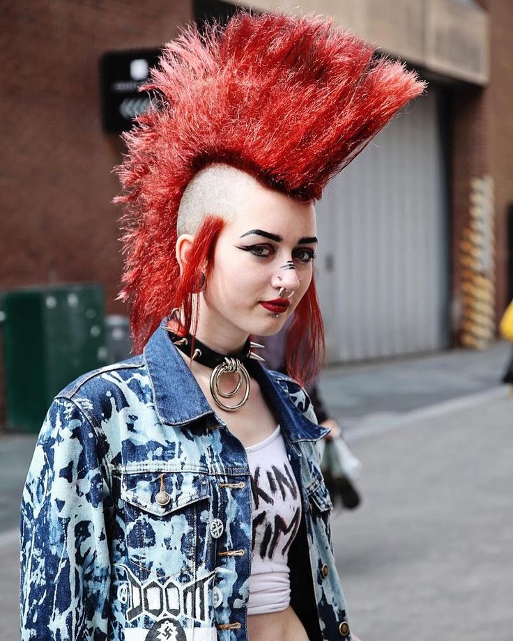 Punk rock girl | Punk girl, Punk accessories, Punk