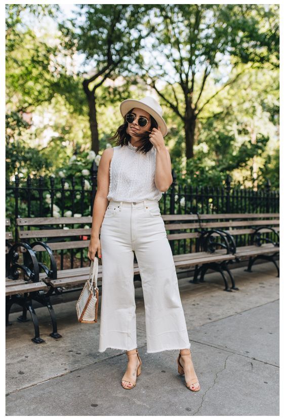 White Culottes Outfit, White Jeans Outfit Summer, Culotte Outfit, White Culottes, White Denim Dress, Culottes Outfit, White Summer Outfits, White Jeans Outfit, Nyc Street Style