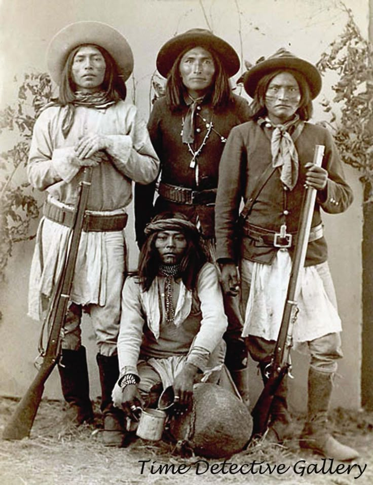 Fuji Film, American Indian History, Native American Images, American Photo, Native American Pictures, Film Stock, Wilde Westen, Native American Photos, The Lone Ranger