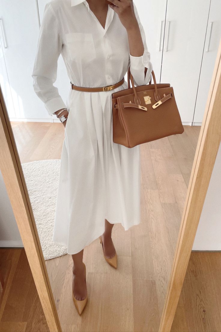 Belted T Shirt Dress, Hermes Summer Outfit, Shirt Dress Office Outfit, Belted Shirt Dress Outfit, Belted Dress Outfit Summer, H Belt Outfit Hermes, Hermes Kelly Belt Women Outfits, Luxury Business Outfits, Hermes Belt Outfit Women