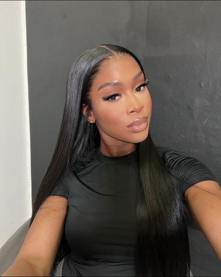 Side Part Wig No Baby Hair, Straight Hair Wigs For Black Women, Baddie Makeup Black Women, Wig No Baby Hair, Twisted Hair, Mode Tips, Brown Skin Makeup, Raw Hair, Baddie Hairstyles