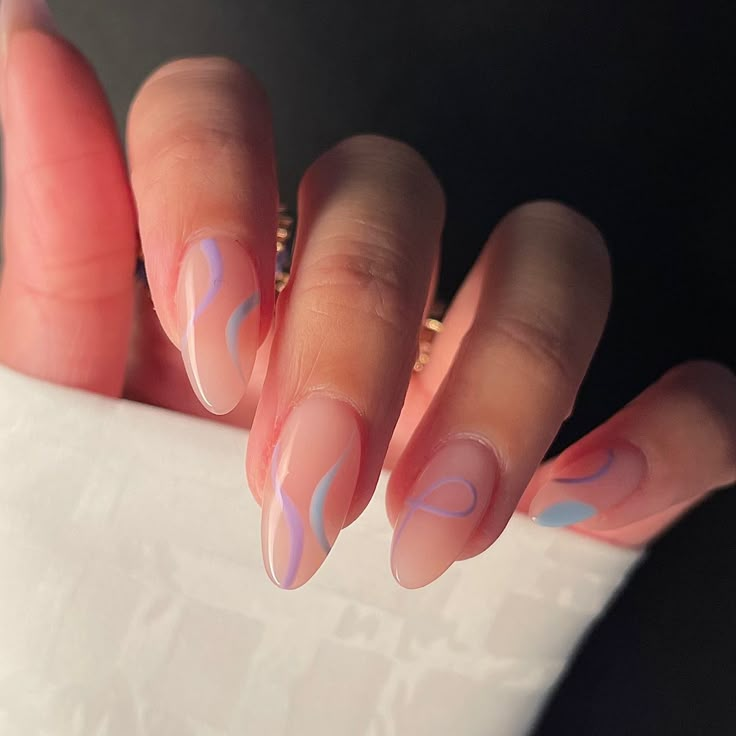 Pale Purple Nails With Design, Pastel Purple And Blue Nails, Purple Wave Nails, Subtle Blue Nails, Lilac And Blue Nails, Purple And Blue Nails Designs, Blue And Purple Nails Designs, Swirl Gel Nails, Simple Pastel Nails