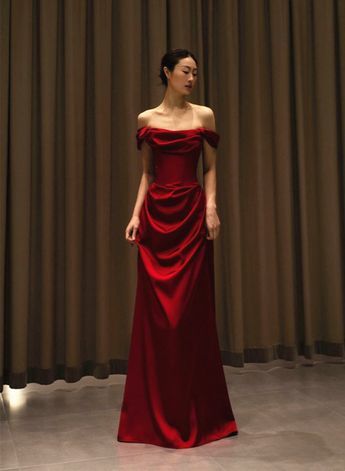 Off Shoulder Dress A Line, Evening Dresses A Line, Long Red Elegant Dress, Red Long Dress Prom, Off Shoulder Prom Gown, Off Shoulder Red Gown, Red Prom Dress Off The Shoulder, Red And Black Prom Dress Long, Off The Shoulder Formal Dresses