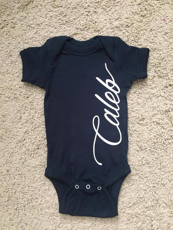 Baby Onesies Cricut, Baby Clothes Blanket, Personalize Gifts, Boy Onesies, Onesie Ideas, Sublimacion Ideas, Custom Baby Onesies, Idee Cricut, Cricut Baby