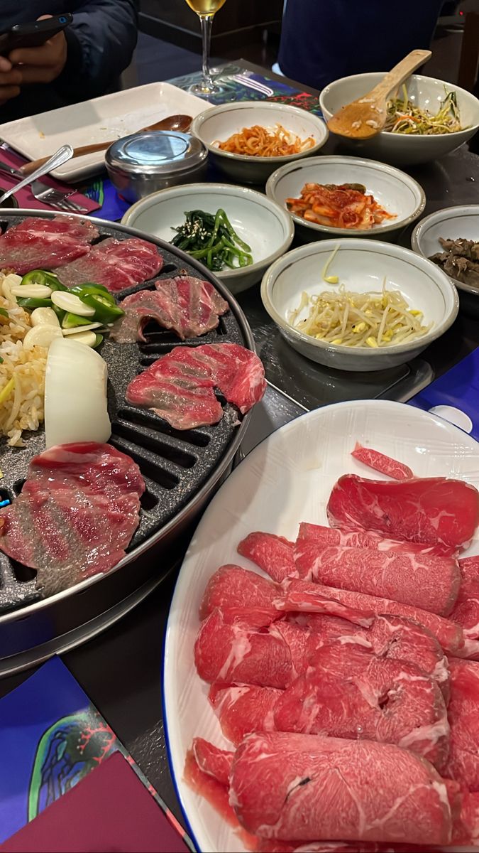 Korean barbecue Korean Dinner Table Aesthetic, Korean Barbecue Aesthetic, Korean Barbeque Aesthetic, Korea Barbecue, Korean Bbq Aesthetic, Barbecue Aesthetic, Korean Hotpot, Bbq Video, Korea Bbq