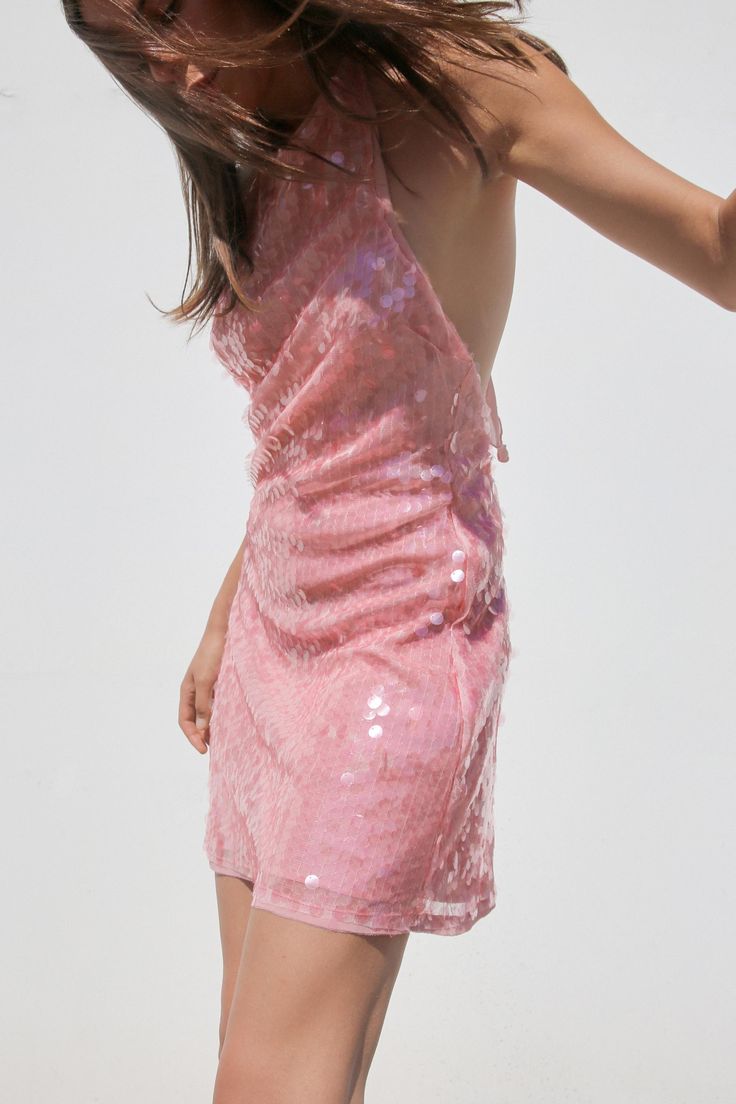 Day Club Outfit, Pink Sequin Party Dress, 23 Bday, Coquette Party, Supermodel Style, Sequin Halter Dress, Trench Coat Dress, Pinterest Style, Sequin Halter