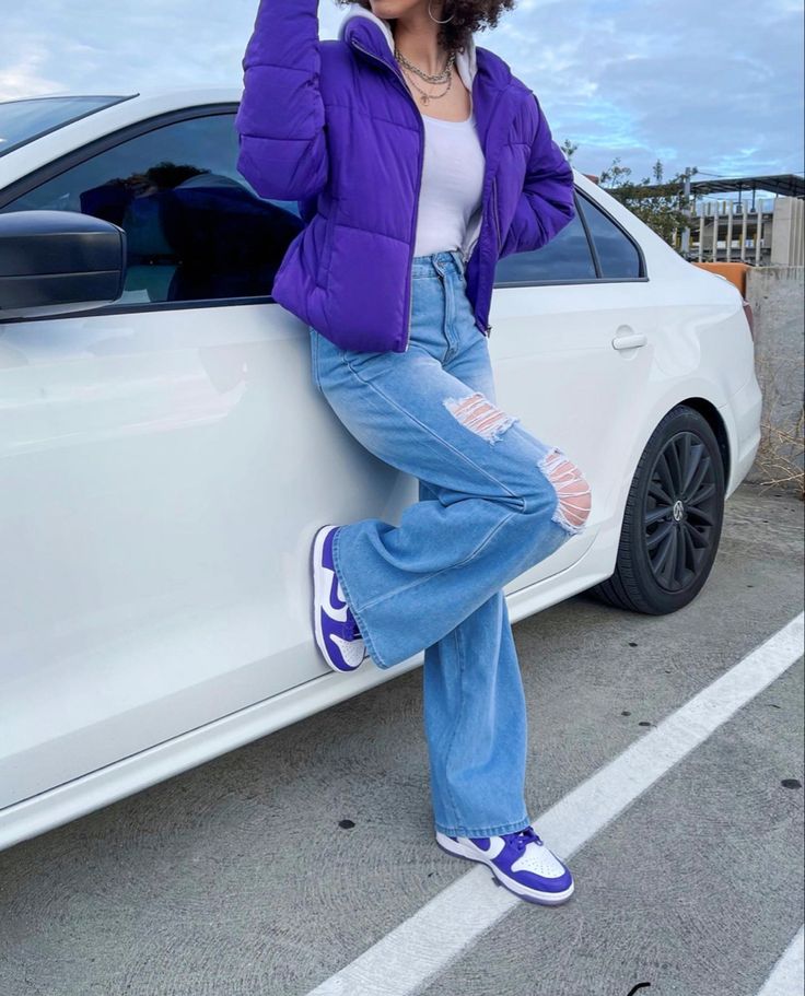 Streetwear 2000s purple vibe with nike sb dunk lows Purple Dunks Outfit, Purple Dunks, Low Dunks Outfit, Nike Shoes Outfits For Women, Purple Nike Shoes, Dunks Outfit, Dunk Lows, Purple Vans, Streetwear 2000s