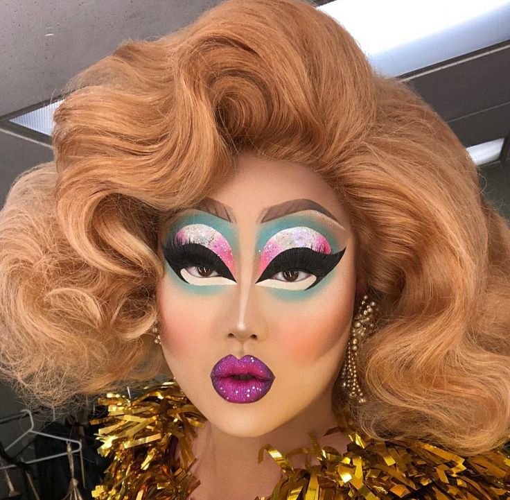 Kimchi Drag Queen, Kim Chi Drag, Drag Ideas, Glossier Beauty, Violet Chachki, Drag Queen Outfits, Media Makeup, Drag Queen Makeup, Makeup Hacks Beauty Secrets