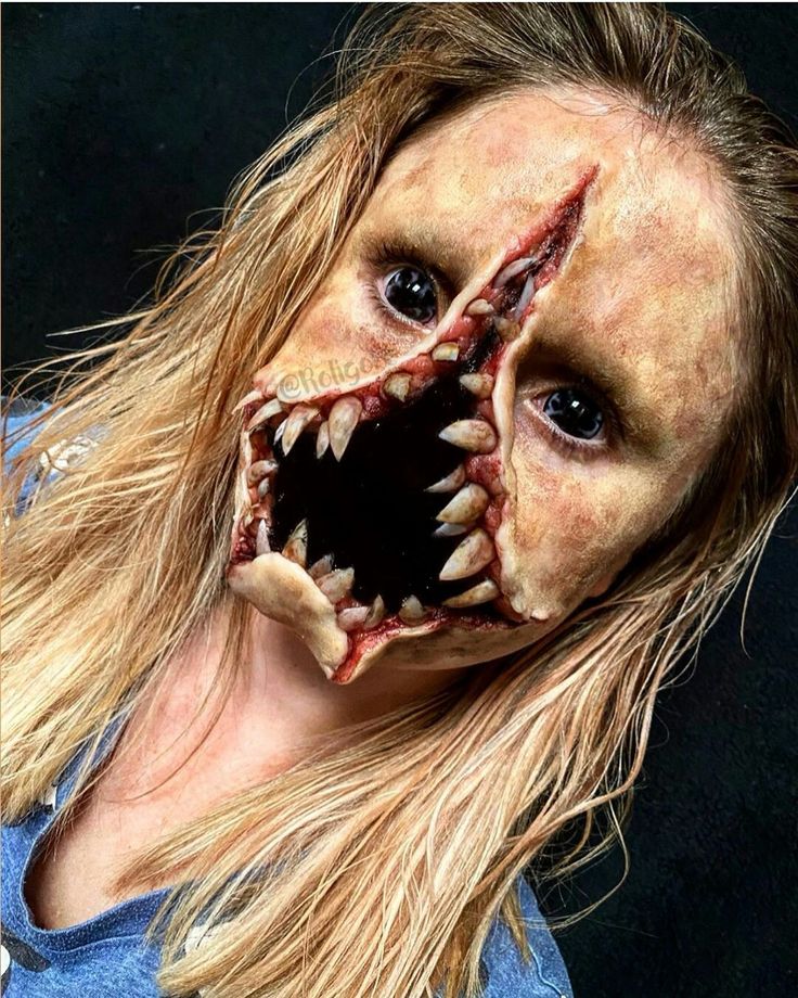 Halloween Costumes Makeup Scary, Monster Sfx Makeup, Creepy Mouth Makeup, Zombie Halloween Makeup Scary, Sfx Zombie Makeup, Horror Mask Ideas, Creepy Halloween Makeup Ideas Scary, Zombie Sfx Makeup, Scary Sfx Makeup