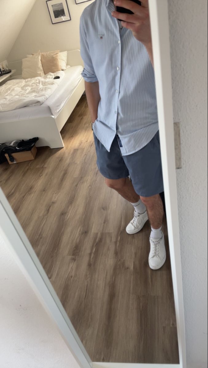 Old Money Summer Outfits Men Shorts, Old Money Shorts Outfit Men, Old Money Shorts Outfit, Grey Shorts Outfit Men, Old Money Shorts, Shorts Old Money, Light Blue Shirt Outfit, Blue Shirt Outfit Men, Summer Outfit Shorts