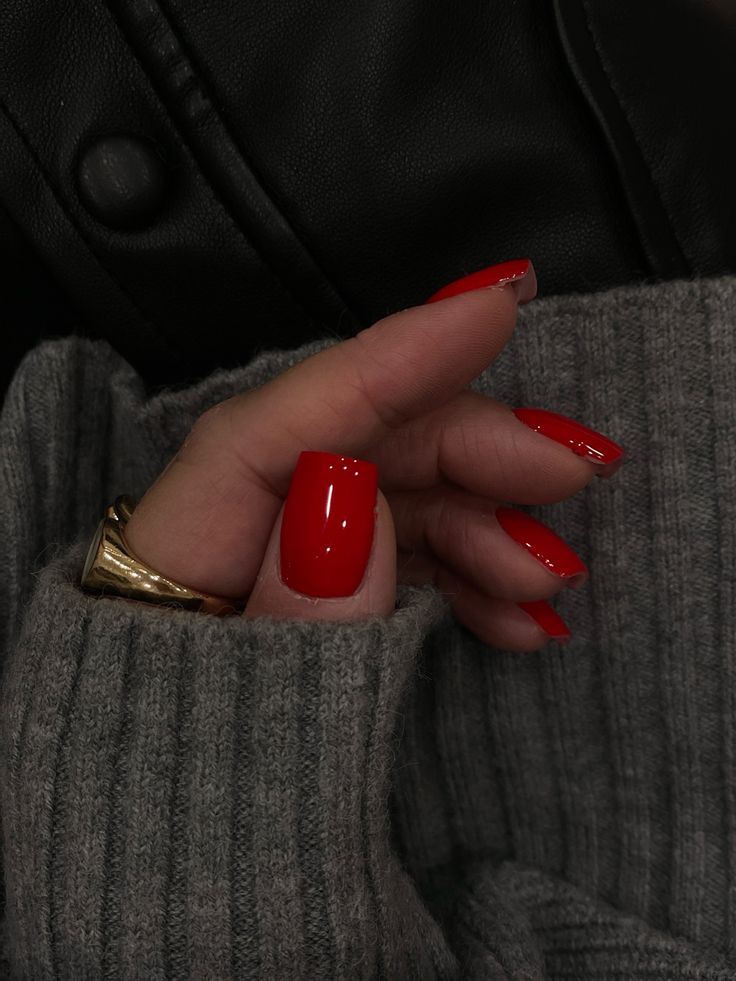 #красныйманикюр #красныеногти #идеиманикюра #маникюр #aesthetic #rednails #nailsoftheday Short Red Nails, Long Red Nails, Black Wallpaper Iphone Dark, Hair Tutorials For Medium Hair, Black Wallpaper Iphone, Workout Pictures, Minimalist Nails, Long Red, Rich Girl