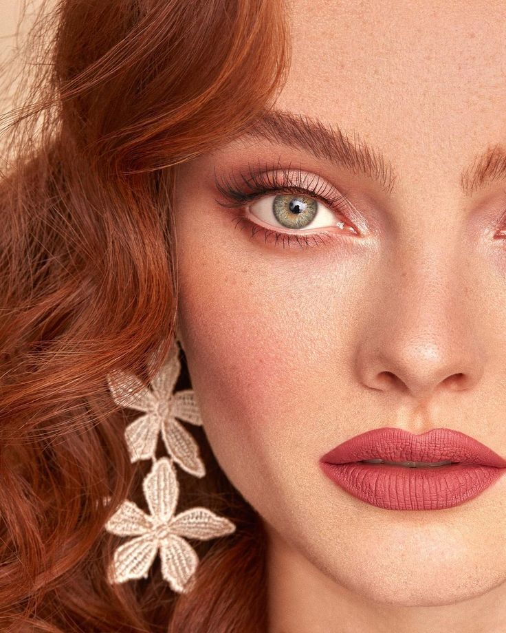 Bridal makeup ideas for red heads & green eyes. Redhead Green Eyes, Wedding Ideas Big, Engagement Photo Makeup, Wedding Makeup Redhead, Redhead Bride, Nikki Makeup, Red Hair Makeup, Bridal Party Makeup, Red Hair Green Eyes