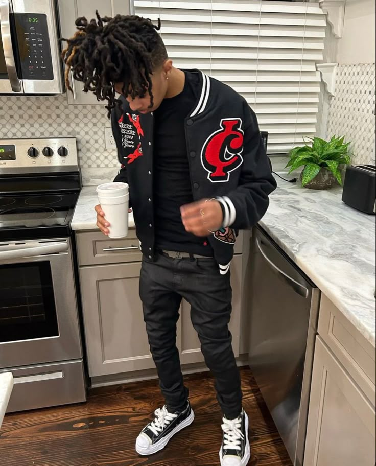 Hood Guy Outfits, Fire Fits For Guys, Male Fits Streetwear, Rappers Fashion, Rappers Outfits Men, Dreadhead Outfits, Youngboy Outfits, Hardest Fits Men, Cherry 12s Outfit Men