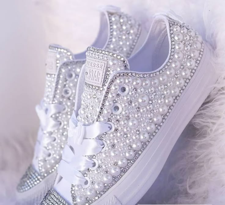 Wedding Converse /bling and Pearl /.wedding Custom Converse / - Etsy Wedding Tennis Shoes, Bride Converse, Converse Wedding Shoes, Bedazzled Shoes, Bridal Sneakers, Bling Converse, Wedding Converse, Wedding Sneakers, Custom Converse