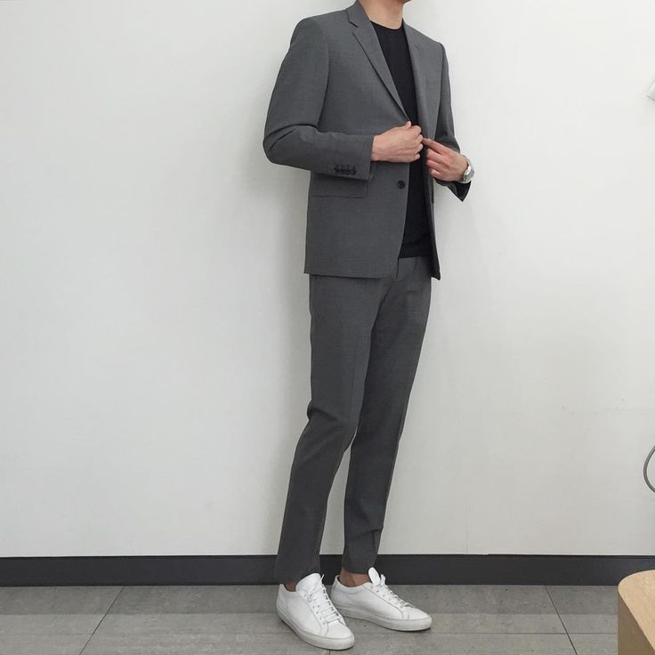 Grey Suit Grey Casual Suit Men, Grey Suit Casual, Menswear Suit, Dreadlocks Men, Grey Suit Men, Blazer Outfits Men, Formal Men Outfit, Classy Outfits Men, Mens Fashion Blazer