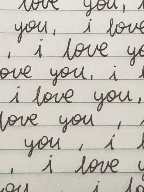 a handwritten note with the words i love you