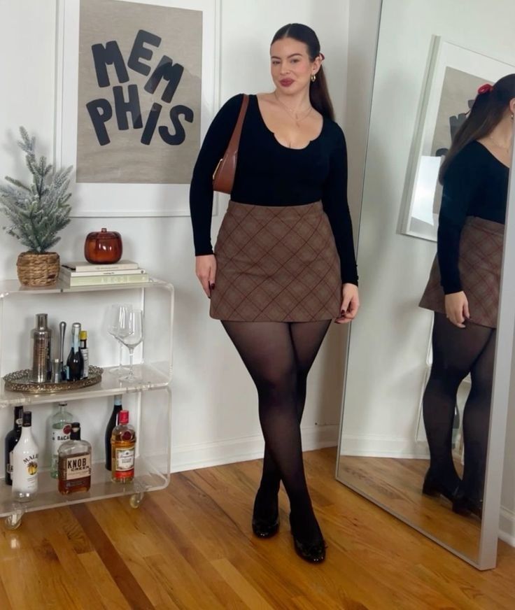 Full Size Outfits, Sixth Form Outfits Plus Size, Fall Outfits Aesthetic Plus Size, Mid Size Autumn Outfits, Curve Outfit Ideas, Curvy Outfits Autumn, Curvy Girl Outfits Fall, Midsize Autumn Outfits, Mid Size Fashion Fall