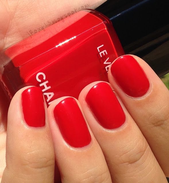 Chanel Red Nail Polish, Nails Grunge, Chanel Nail Polish, Chanel Nails, Grunge Nails, Red Nail Polish, Red Nail, Short Nail Designs, Manicure Y Pedicure