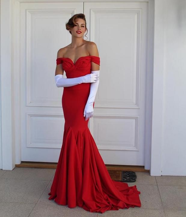 Red Dress With Red Gloves, Short Red Dress With Gloves, Elegant Red Dress With Gloves, Red Dress Red Gloves, Red Long Gloves Outfit, Pretty Woman Red Dress, Prom Dress With Gloves, Red Dress Design, Red Dress Costume