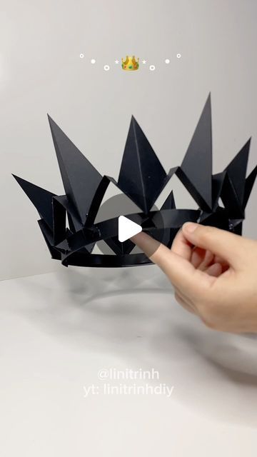 Craft Crown Ideas, How To Make Crown With Paper, Diy Crown Paper, Crown Out Of Paper, Crown Paper Craft, Paper Crown Diy, Paper Crown Template, Diy Crowns, Origami Crown