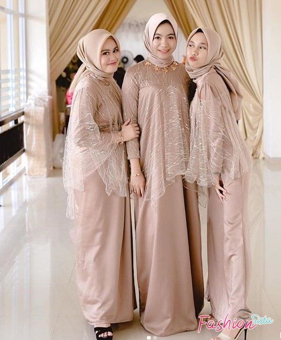 Ootd Kebaya, Brokat Modern, Dress Brokat Modern, Dress Muslim Modern, Hijab Stile, Braidsmaid Dresses, Kebaya Modern Dress, Best Casual Dresses, Hijab Dress Party