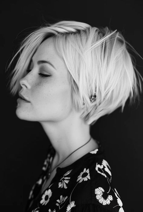 Short Black Haircuts, Kort Bob, Short Pixie Cuts, Long Pixie Hairstyles, Behind Blue Eyes, Edgy Hair, Penteado Cabelo Curto, Short Pixie Haircuts, Short Blonde