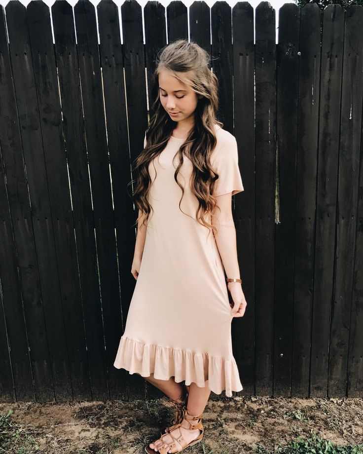 pɹıǝʍ ʎɐʇs🤩 Modest Outfits Dresses, Modest Dresses For Teens, Church Outfit For Teens, Cute Church Outfits, Conservative Outfits, Anna Marie, Cute Modest Outfits, Outfits Modest, Modest Summer Outfits