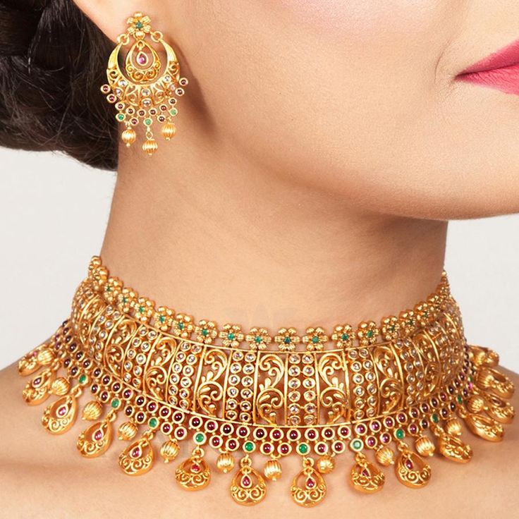 Buy Shirin Necklace Set | Indian Necklace Set Online - Tarinika Choker Necklace Diy, Vishnu Priya, Diy Choker Necklace, Antique Choker, Diy Belt, Diy Choker, Grandmother Jewelry, Choker Necklace Designs, Mehndi Images