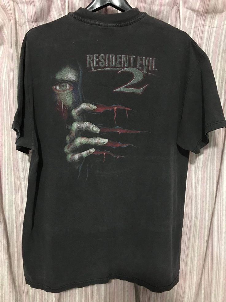 Resident Evil Clothes Aesthetic, Resident Evil Clothes, Resident Evil 2, Shirt Store, Dream Clothes, T Shirt For Men, Personalized T Shirts, Outfit Idea, Resident Evil